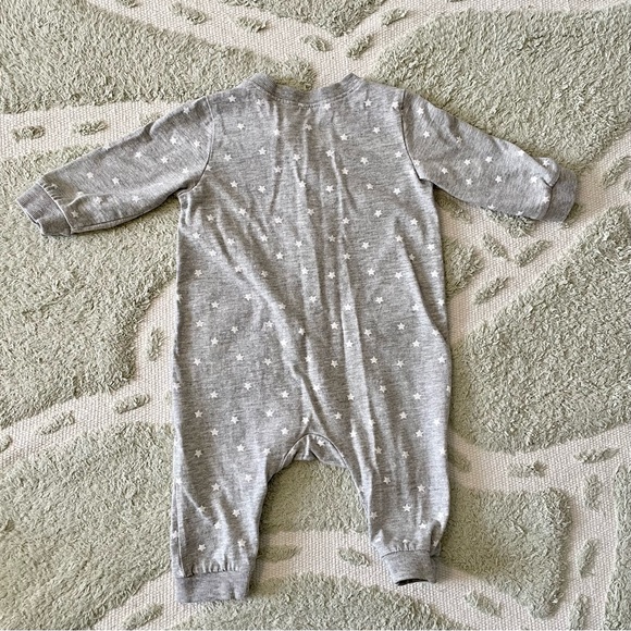 H&M Baby Exclusive Organic Star Print Jumpsuit in Gray - 4-6 Months - Picture 3 of 3